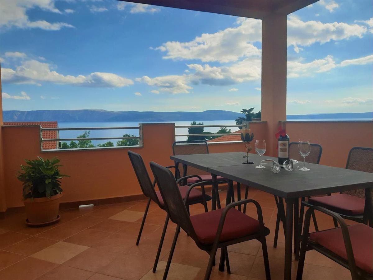 Cozy Apartments With Sea View Novi Vinodolski Bagian luar foto