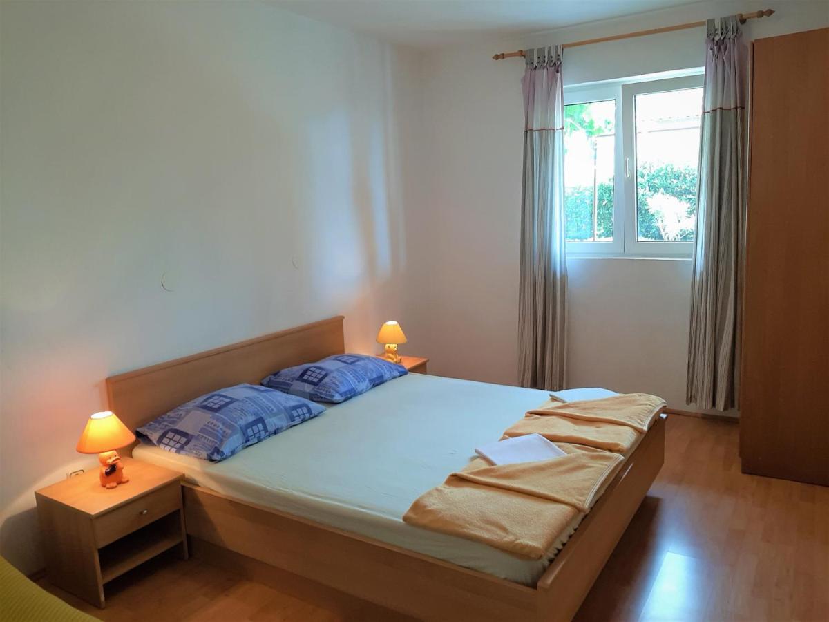 Cozy Apartments With Sea View Novi Vinodolski Bagian luar foto