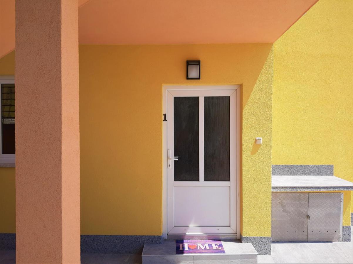 Cozy Apartments With Sea View Novi Vinodolski Bagian luar foto