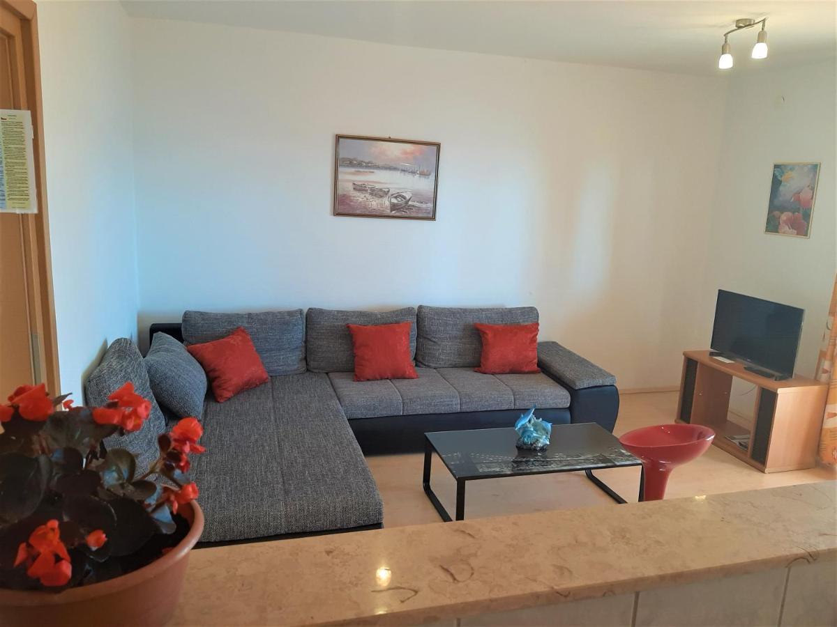 Cozy Apartments With Sea View Novi Vinodolski Bagian luar foto